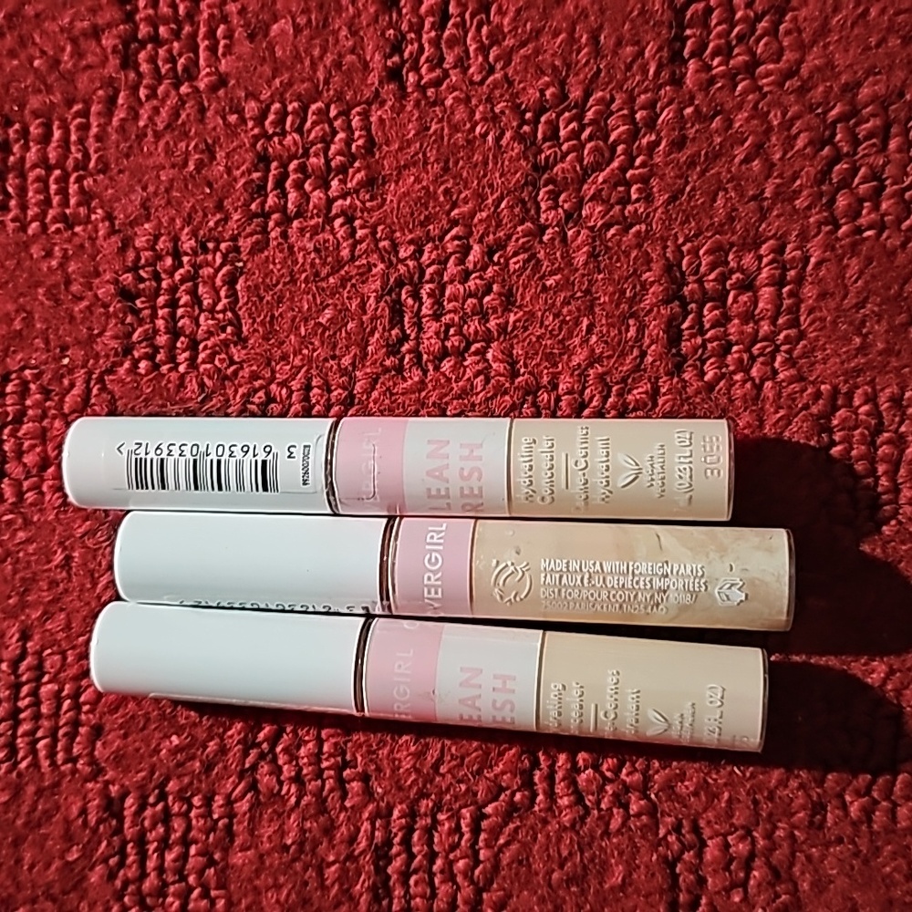 Lots of 3 Cover Girl Clean fresh hydrating concealer